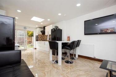 5 bed house, Holly Grove, Hubert Road, Selly Park, Birmingham, B296EQ - Image 2