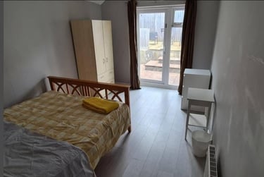 4 bed house, Rhondda Street, Mount Pleasant, Swansea, SA16ER - Image 8