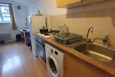 1 bed studio, 3, 16, Cathays, Cardiff, CF244DY - Image 3