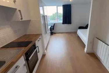 Gold Large City Studio at CODE Students, 40-72 Western Road, Bede Park, Leicester, LE30GH - Image 7