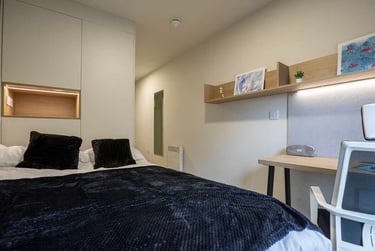 Deluxe Plus En-suite at Norton’s Student Living, 11 Montrose Terrace, Abbeyhill, Edinburgh, EH75AF - Image 1