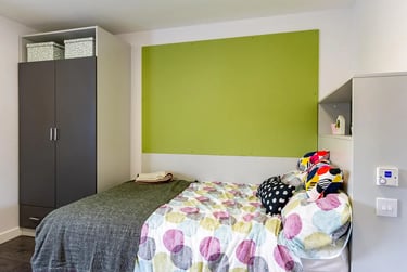 Classic 6 Bed Shared House - Image 2