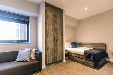 Platinum Studio at Queens Court, 15 Queens Walk, City Centre, Reading, RG17QF - Image 2