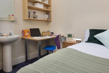 Classic Georgian Room - Image 6