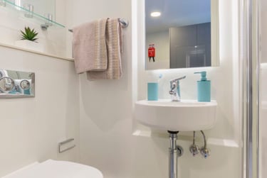 Deluxe Studio Plus at Livin, City Road, 21-27 City Road, City Centre, Cardiff, CF243BJ - Image 2