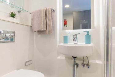 Studio Standard Plus at Livin, City Road, 21-27 City Road, City Centre, Cardiff, CF243BJ - Image 3