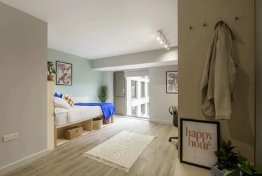 5 Bed Premium Ensuite - Image 1