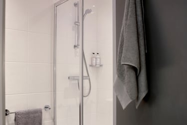 Studio Bronze Premium (balcony) at Lace Market Studios, 7 Belward Street, City Centre, Nottingham, NG11LB - Image 3