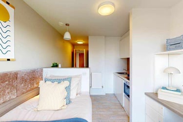 Deluxe Studio - Image 1