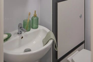 Standard Ensuite at Goldsmith Court, Chaucer Street, City Centre, Nottingham, NG15LG - Image 3