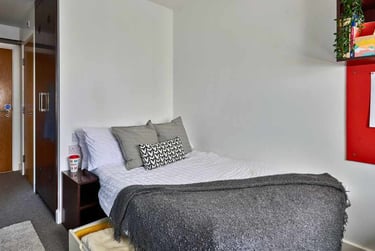 Ensuite Classic at Heantun Point, 1 Culwell Street, City Centre, Wolverhampton, WV100JT - Image 2