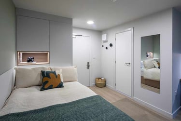 Deluxe Plus En-suite at Norton’s Student Living, 11 Montrose Terrace, Abbeyhill, Edinburgh, EH75AF - Image 1