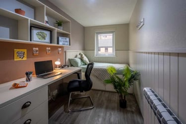 6 Bed Townhouse Deluxe - Image 1