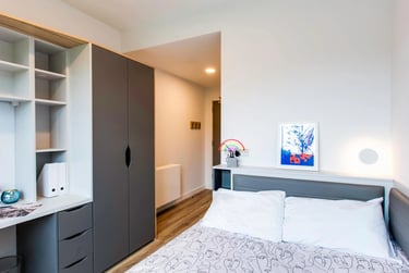 Standard En Suite - Image 1