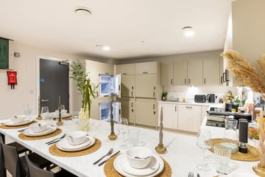 Classic Ensuite (Floors 20-29) - Image 13