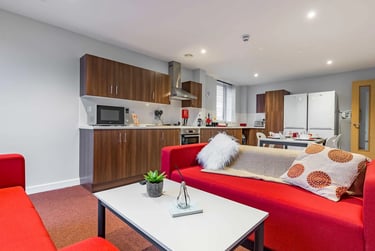 6 Bed Club En-suite - Image 2