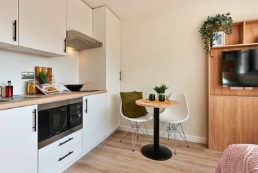 Studio Gold at 17a Christchurch Road, 17a Christchurch Road, Central, Bournemouth, BH13LF - Image 4