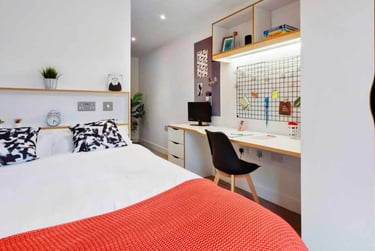 Ensuite Deluxe Plus at 27 Magdalen Street, 27 Magdalen Street, New Town, Colchester, CO12ZT - Image 1