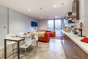 8 Bed Club En-suite at Mary Parker House, 17 Apsley Road, Mutley, Plymouth, PL46PJ - Image 1