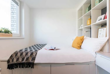 Bronze Studio - Image 1