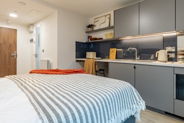 Studio Premium at Waterside, 58-62 Avon Street, City Centre, Bristol, BS20PX - Image 7