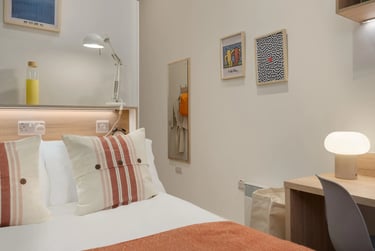 Standard Ensuite - Image 2