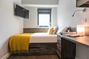 Silver Ensuite - Image 1