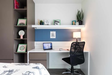 Gold Ensuite - Image 2