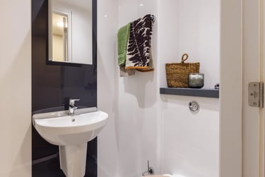 8 Bed En-Suite - Image 3