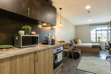 Premium Studio Plus - Image 1