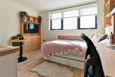 Studio Gold at 17a Christchurch Road, 17a Christchurch Road, Central, Bournemouth, BH13LF - Image 3