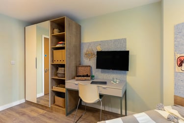 Large Studio - Image 5