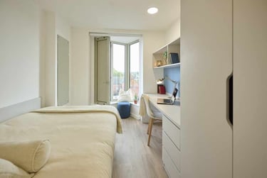 Gold Ensuite - Image 3