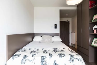 Platinum Ensuite - Image 1