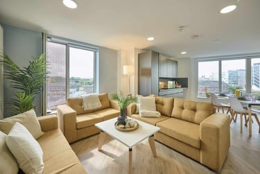 Gold Ensuite - Image 5