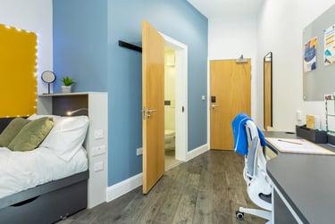 Standard En Suite - Image 1