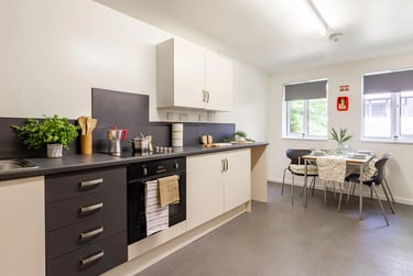 Classic En Suite - Image 4