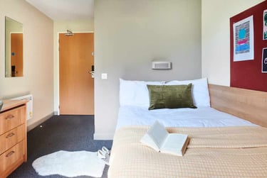 Ensuite Classic at The Northfield, New North Road, St Davids, Exeter, EX44FB - Image 2