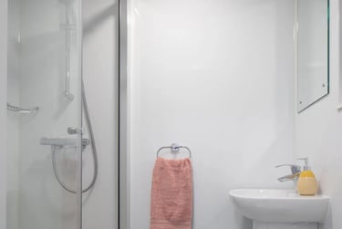 Standard En Suite at Globe Works, 20 Cliveden Street, City Centre, Birmingham, B193SH - Image 4