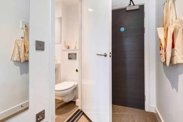 Ensuite Gold at 27 Magdalen Street, 27 Magdalen Street, New Town, Colchester, CO12ZT - Image 5