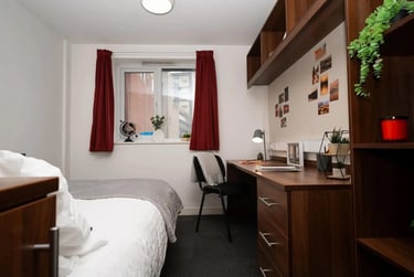 Large Double En-suite at Walker Street, 12-16 Walker Street, City Centre, Preston, PR12RN - Image 1