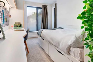 Ensuite Gold at 27 Magdalen Street, 27 Magdalen Street, New Town, Colchester, CO12ZT - Image 2