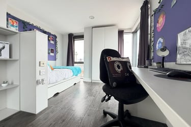 Deluxe En Suite at Ablett House, 2 Great Crosshall Street, City Centre, Liverpool, L32AF - Image 2