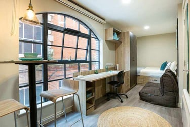 Corner Standard Studio - Image 5