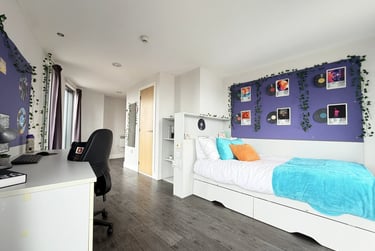 Deluxe En Suite at Ablett House, 2 Great Crosshall Street, City Centre, Liverpool, L32AF - Image 1