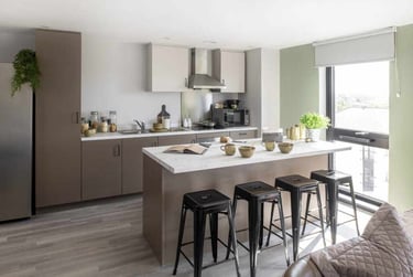 4 Bed Apartment - Image 3