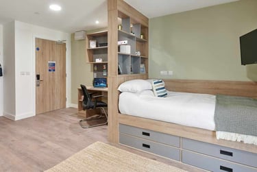 Studio Deluxe at Southampton Crossings, Cumberland Place, Portswood, Southampton, SO152YU - Image 1