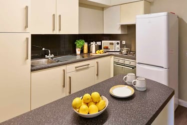 Studio Classic at Trust House, Salem Place, St Thomas, Exeter, EX46TZ - Image 4