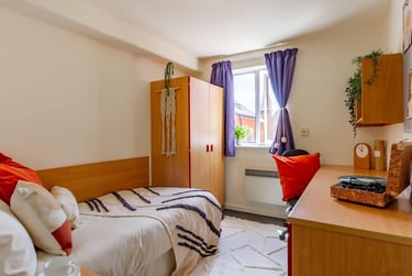 Classic En Suite - Image 1