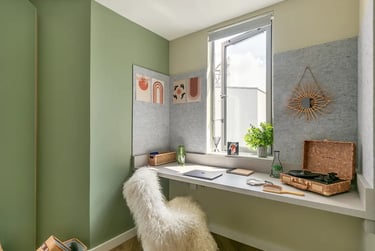 Large En Suite at The Curve, 14 Fieldgate Street, Shoreditch, London, E11ES - Image 2